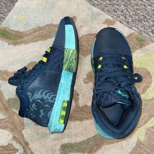Nike Kids Navy Blue and Teal Sneakers